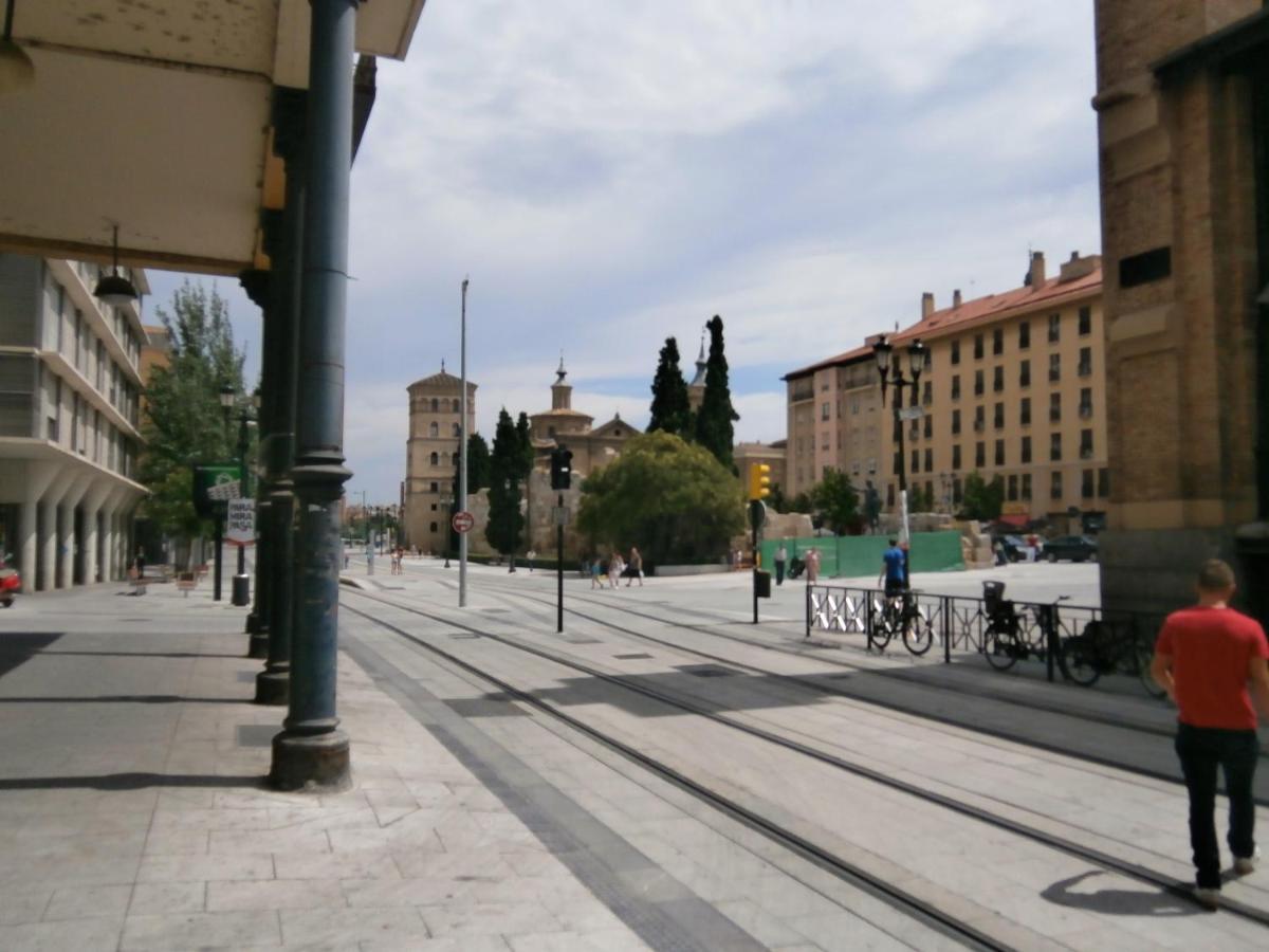 Junto Al Pilar Apartment Zaragoza Ngoại thất bức ảnh