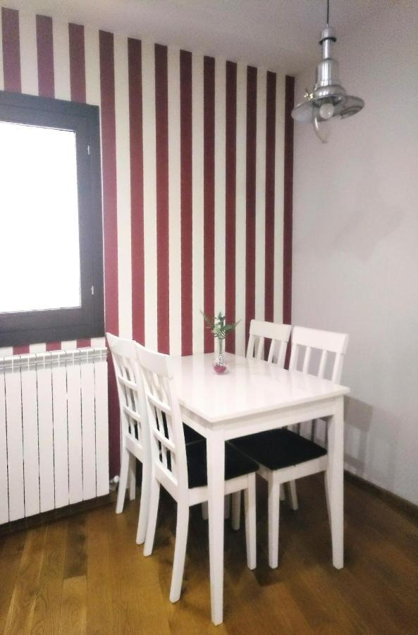 Junto Al Pilar Apartment Zaragoza Ngoại thất bức ảnh
